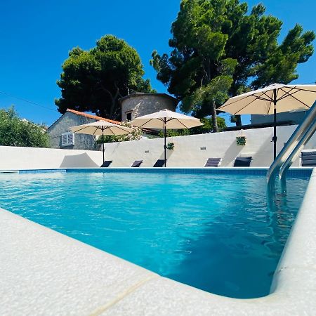 Sea-Views Brazza Apartments With Private Pool 米欧纳 外观 照片