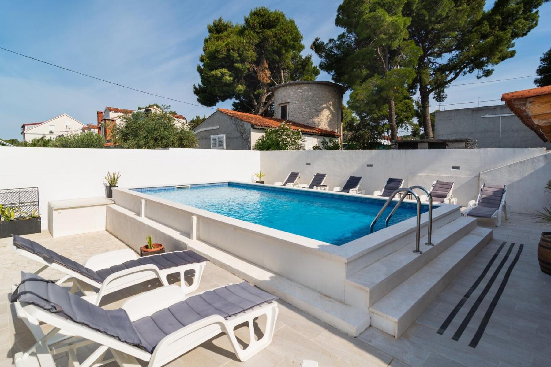 Sea-Views Brazza Apartments With Private Pool 米欧纳 外观 照片